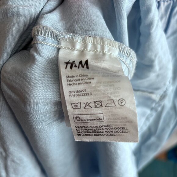 H&M & DENIM LIGHT BLUE LYOCELL DRESS WITH SMOCKED BACK, SZ. L - Picture 5 of 6